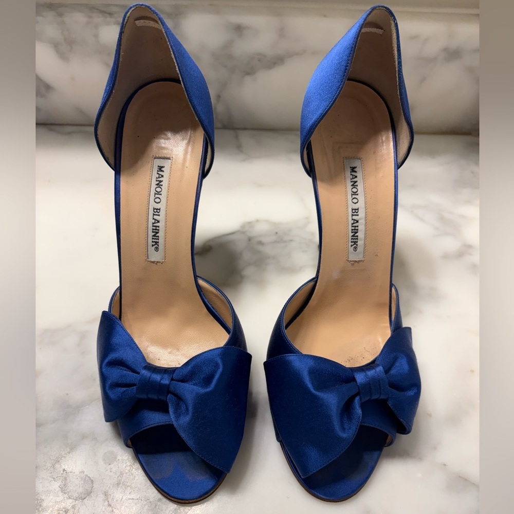 Manolo Blahnik Clausado Royal Blue Satin Heels with Bow